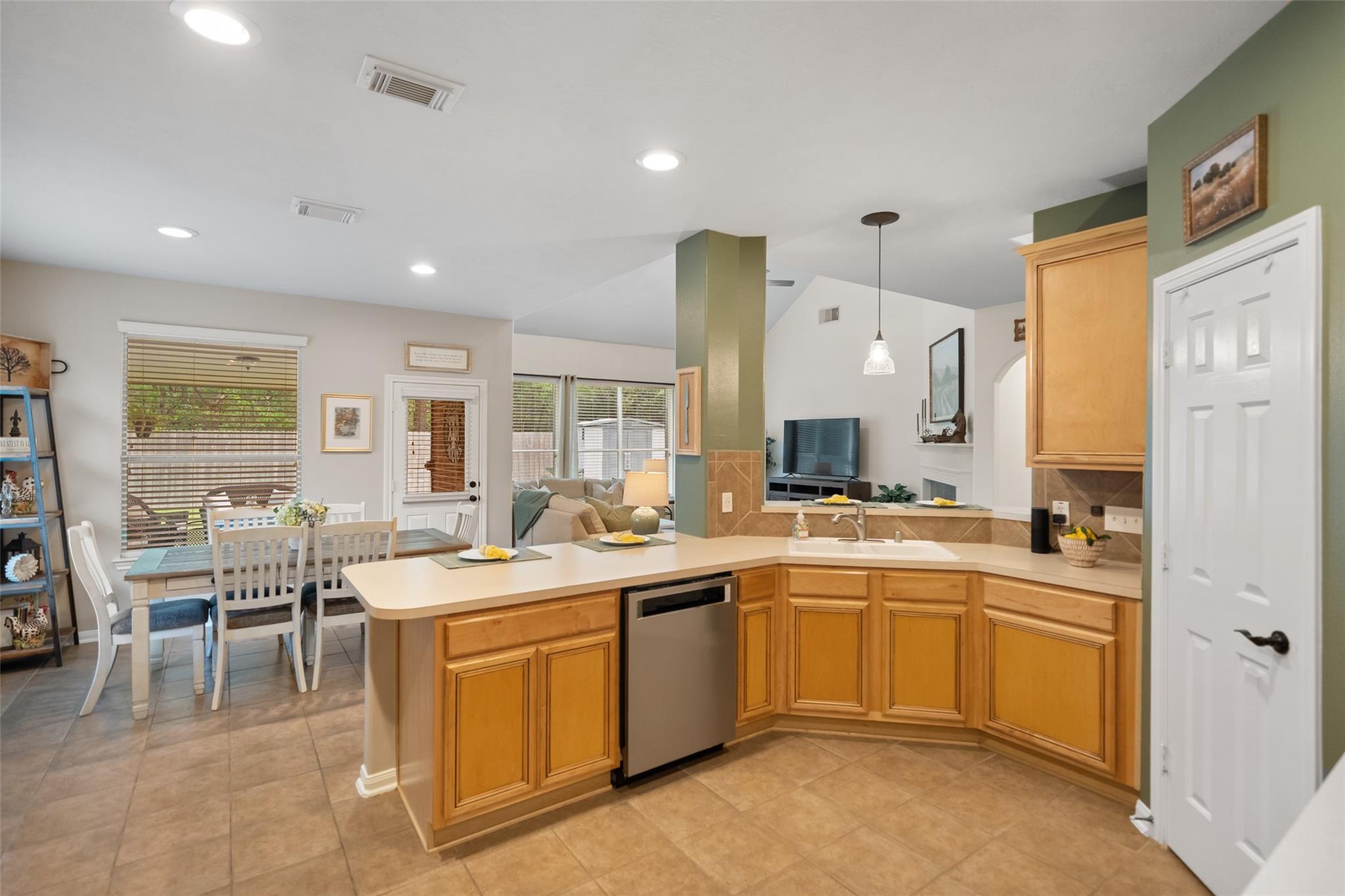 18118 Outback Lakes Trail