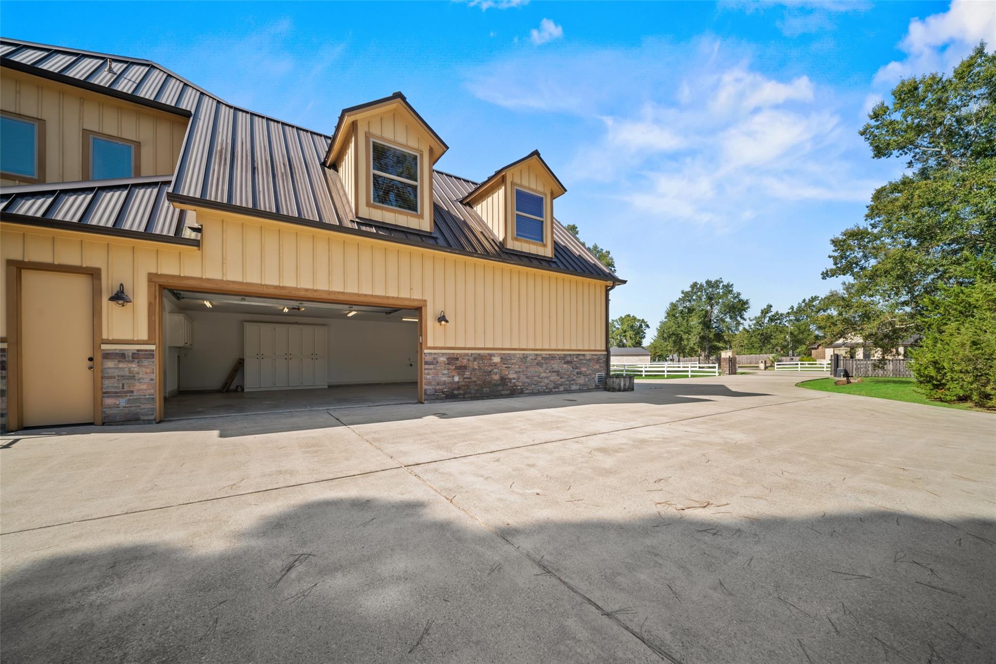 21710 Pino Lane