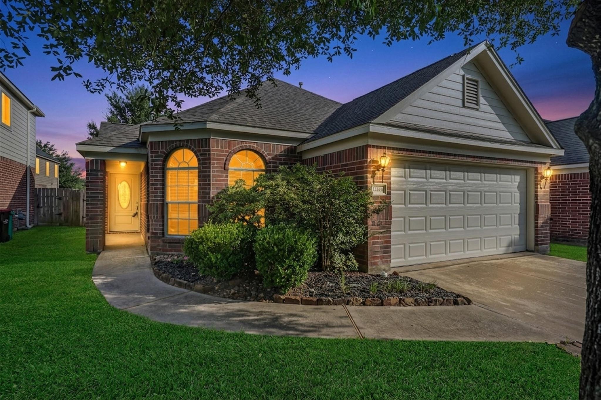 12146 Glen Crossing Circle