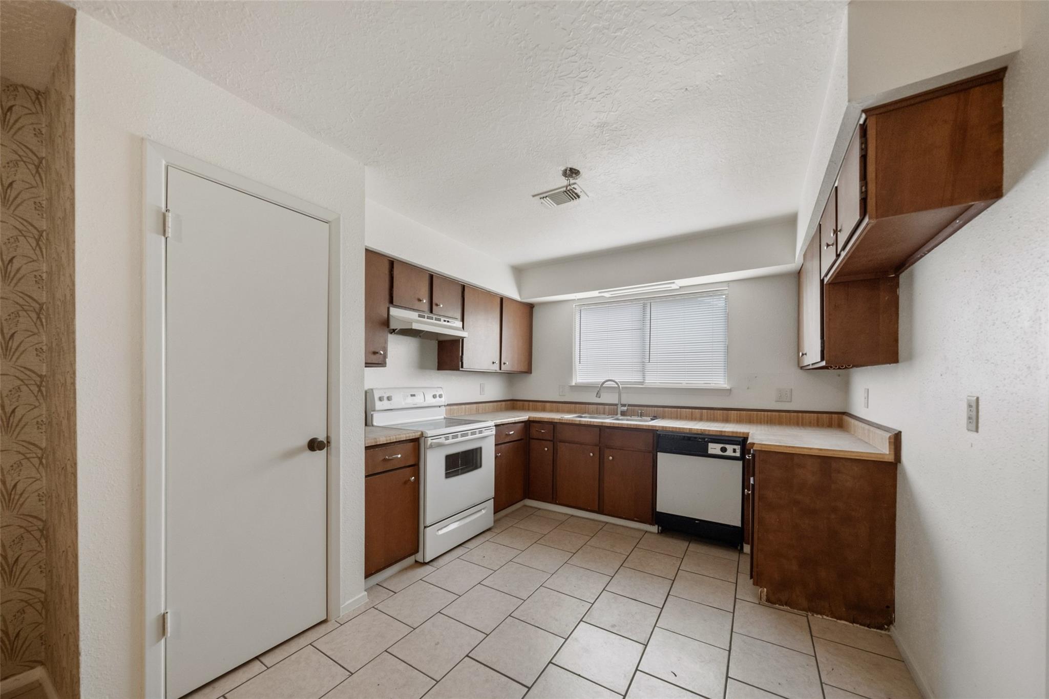 5415 Fawn Trail Lane