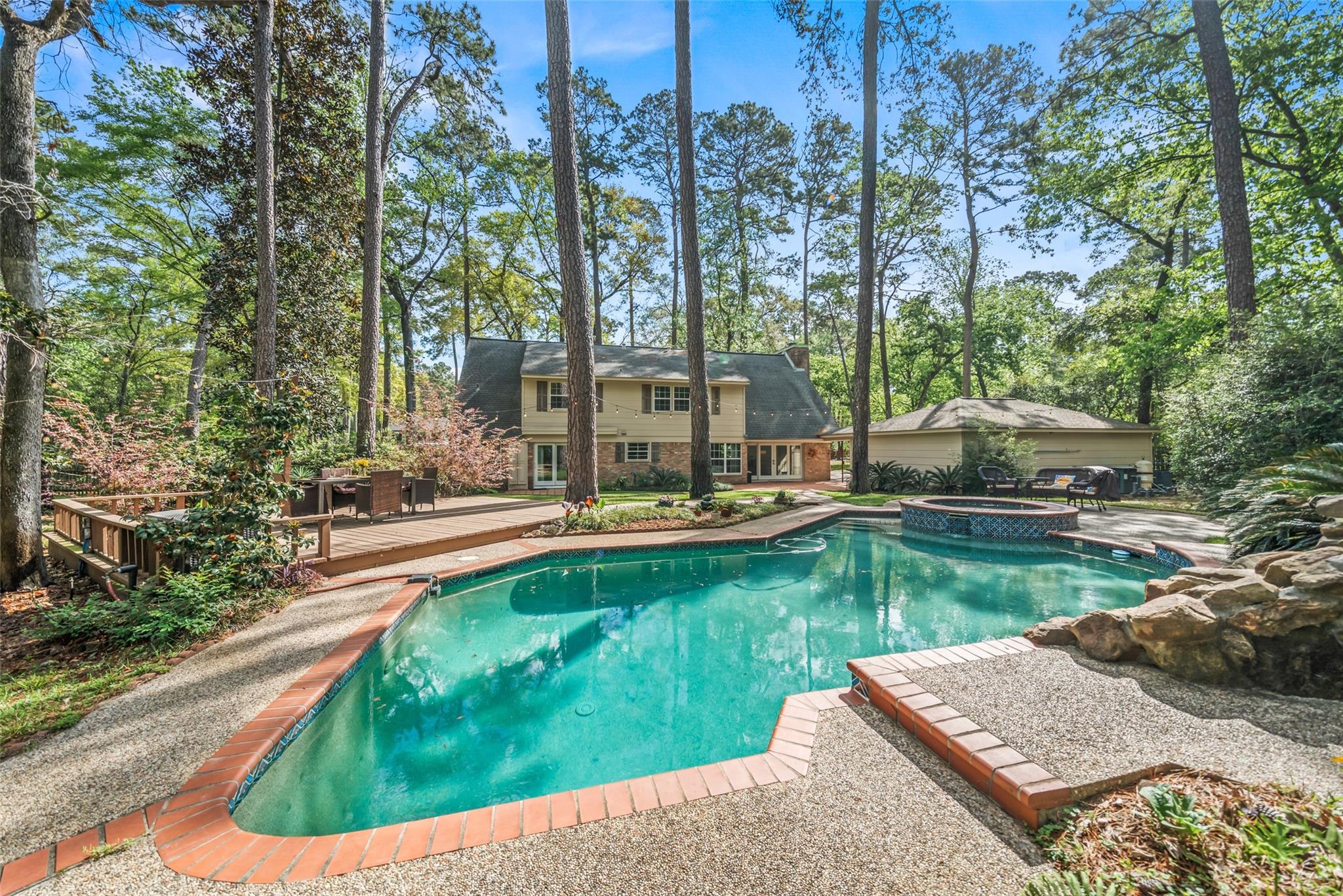 2918 Kings Forest Drive