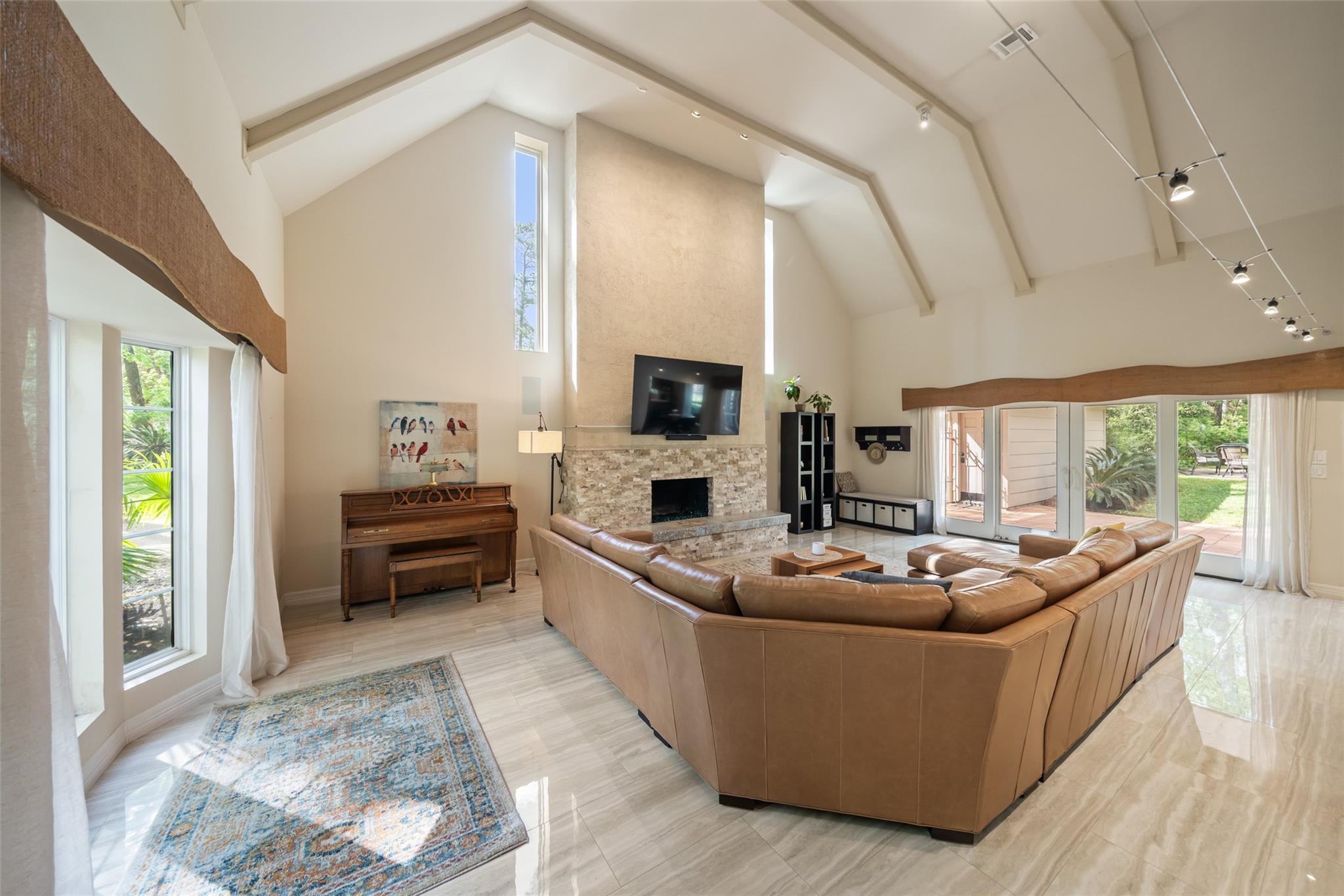 2918 Kings Forest Drive