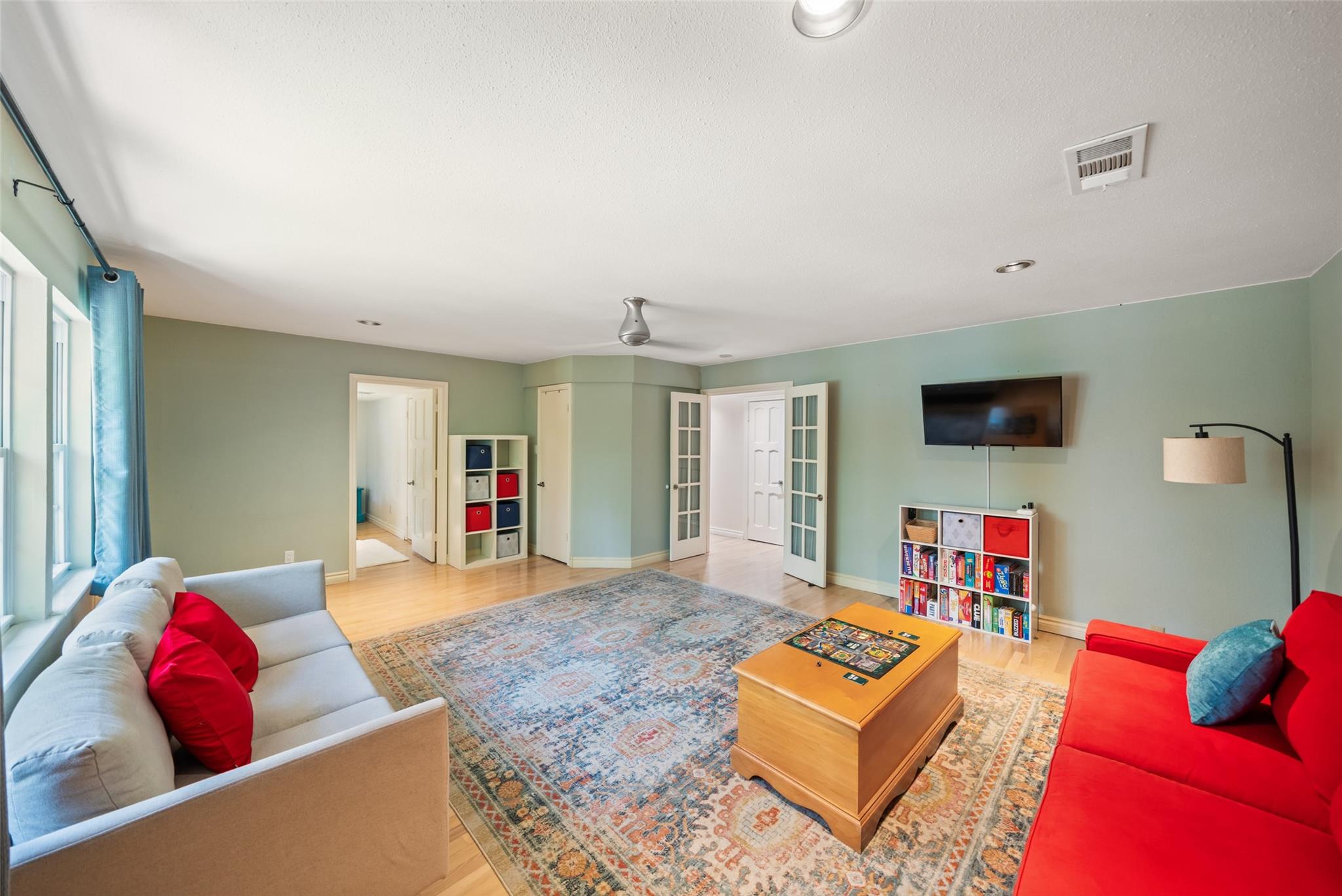 2918 Kings Forest Drive