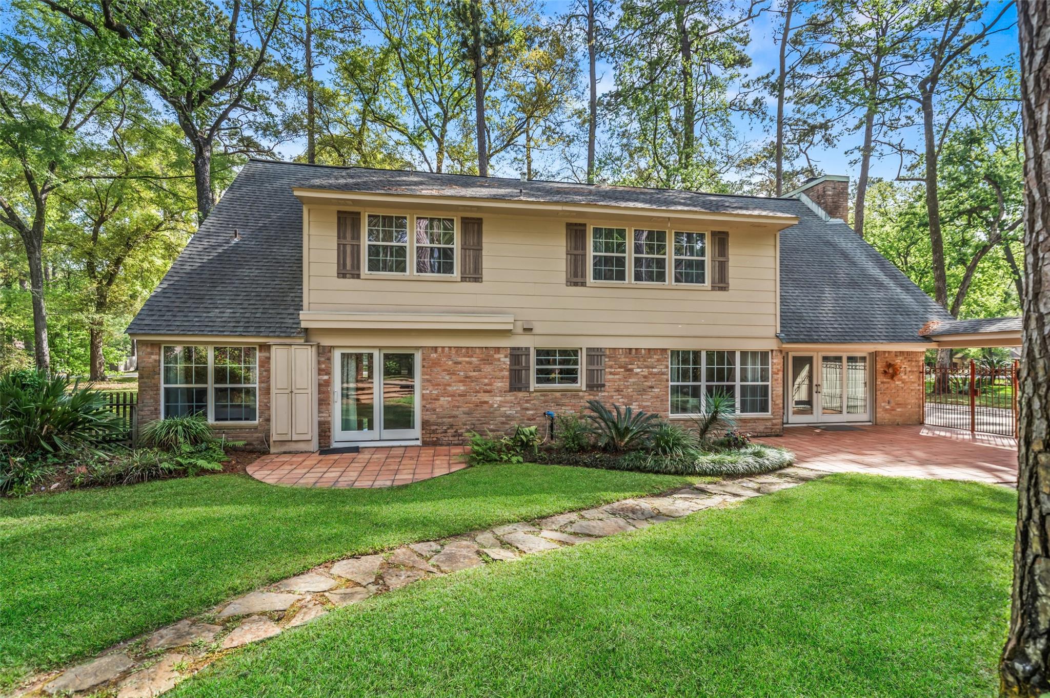 2918 Kings Forest Drive