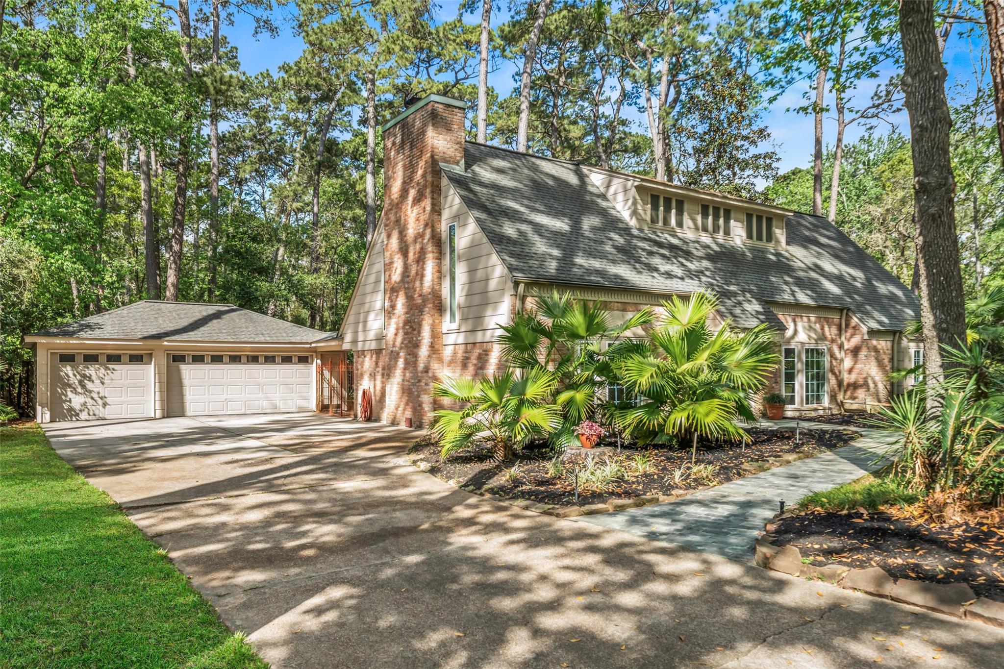 2918 Kings Forest Drive