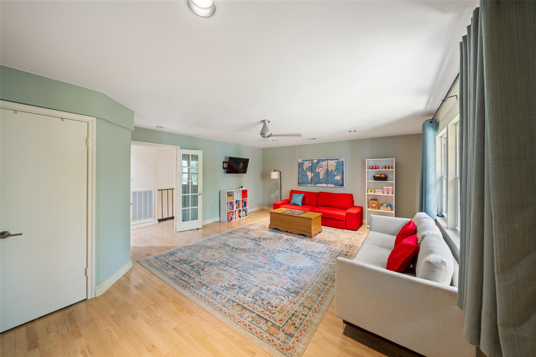 2918 Kings Forest Drive