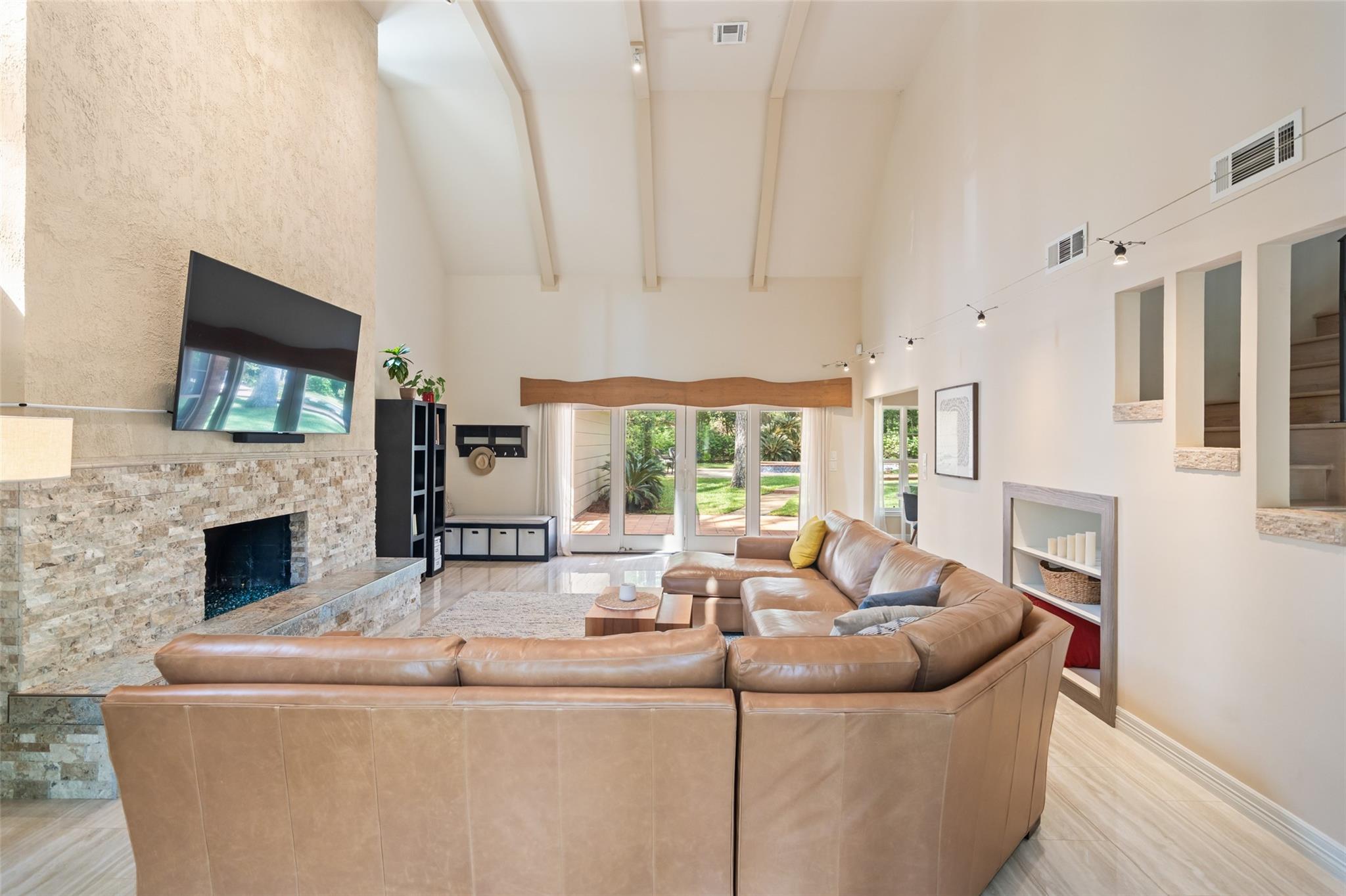 2918 Kings Forest Drive