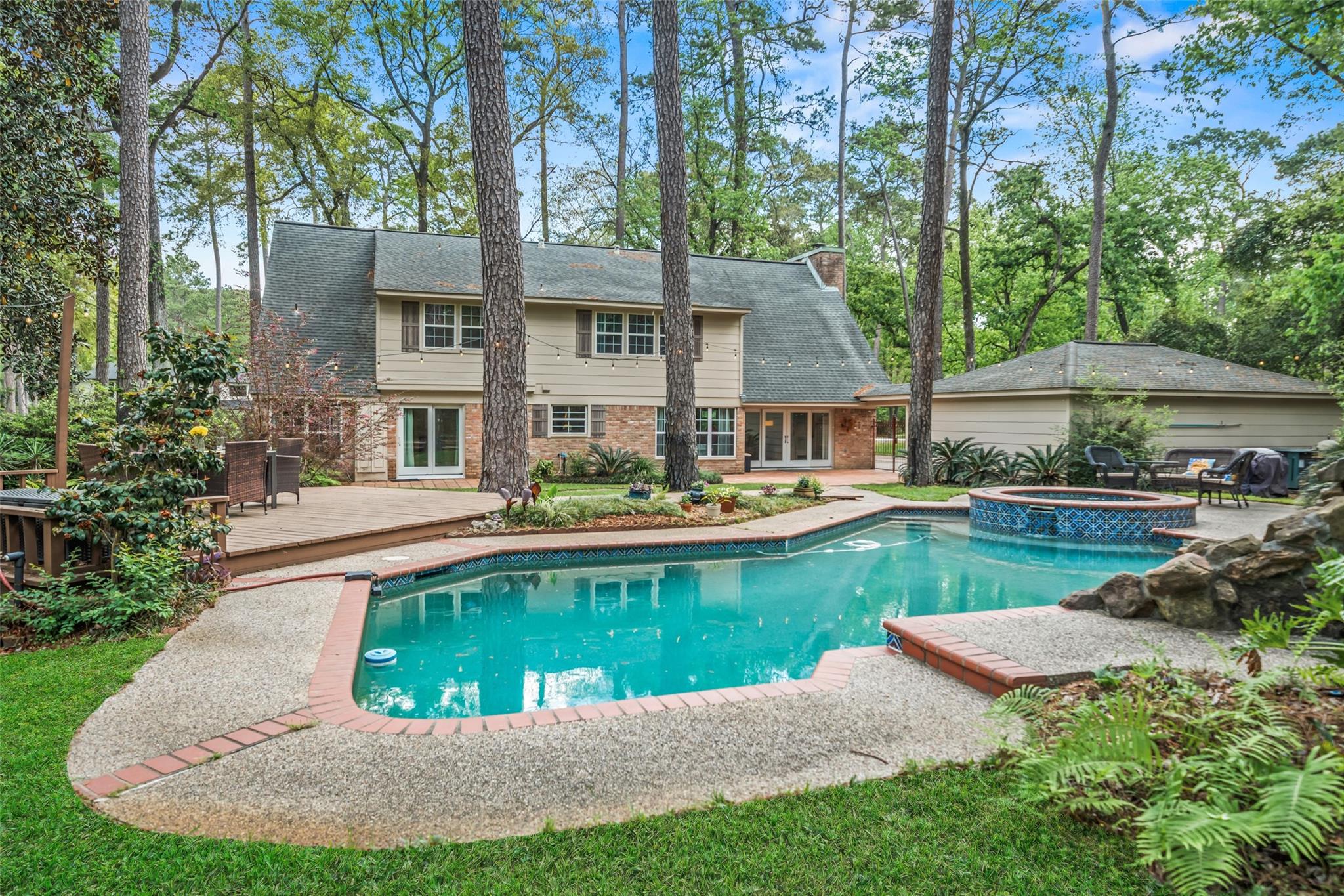 2918 Kings Forest Drive