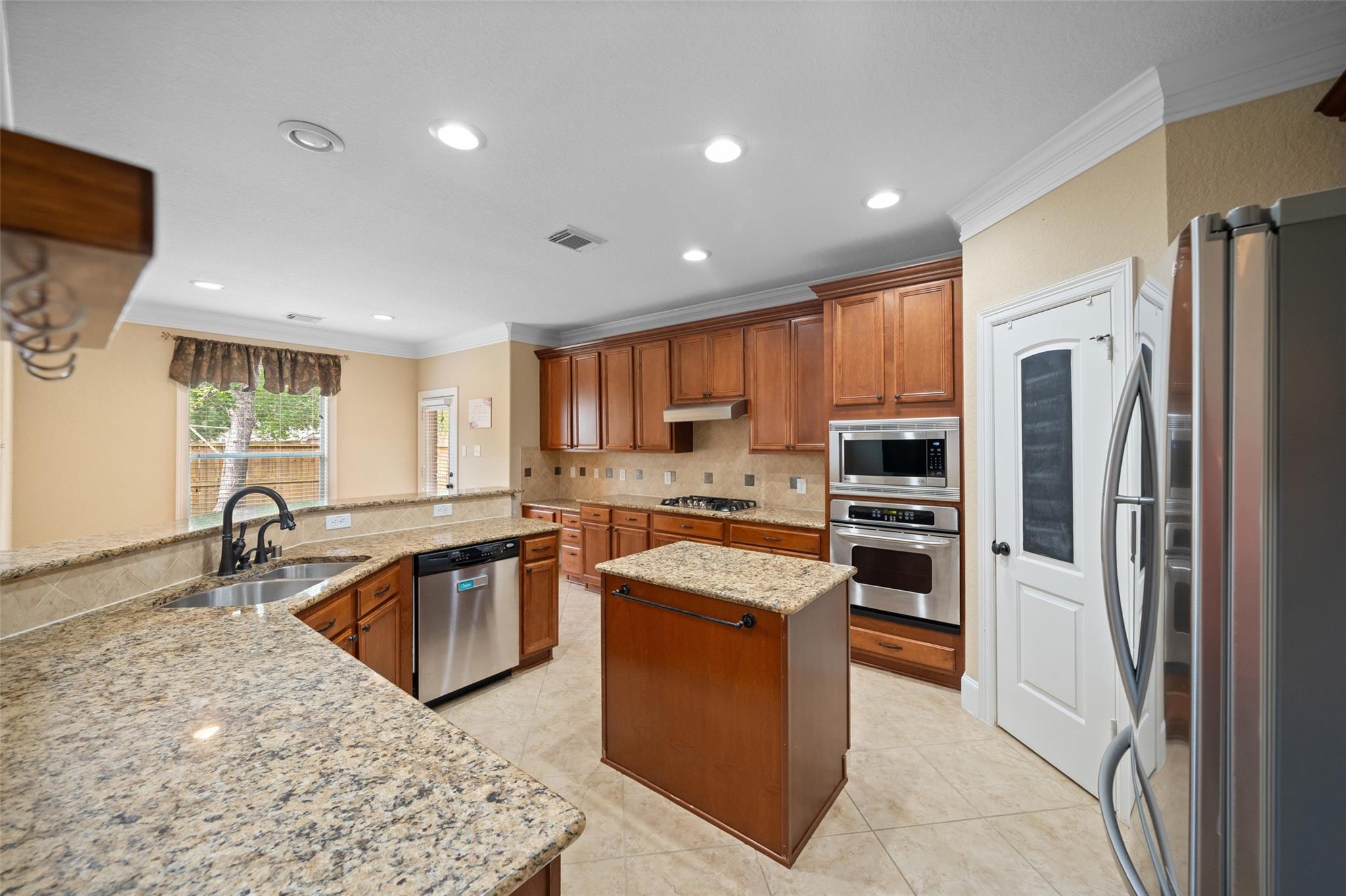 8818 Silver Yacht Drive
