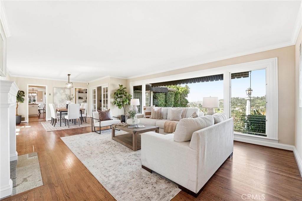 1071 E Avocado Crest Road