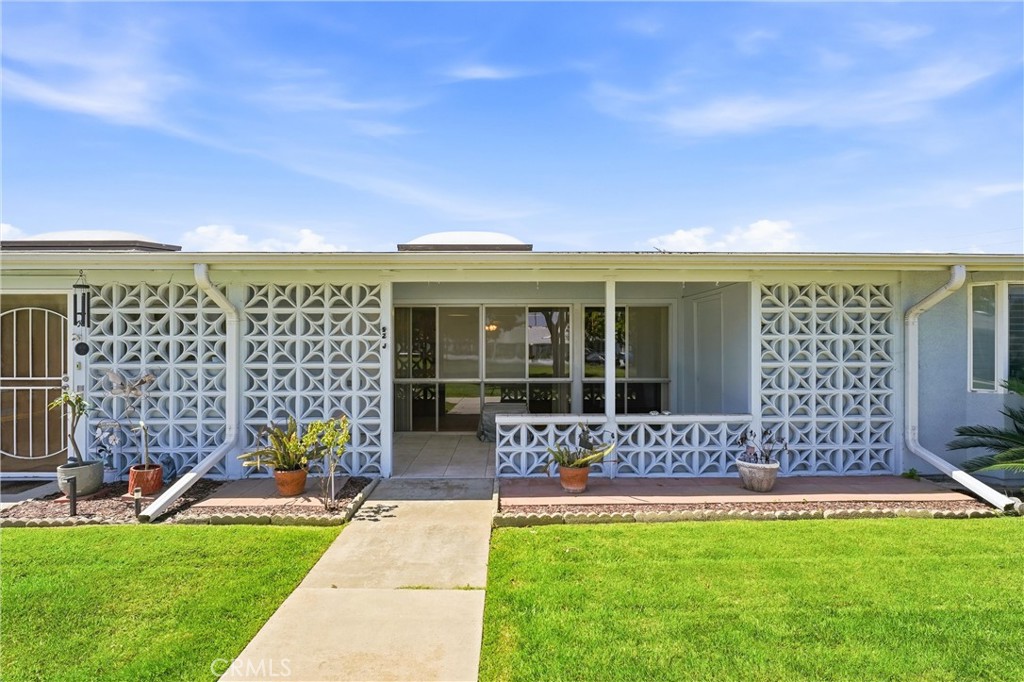 13140 Del Monte Drive 52J/M16