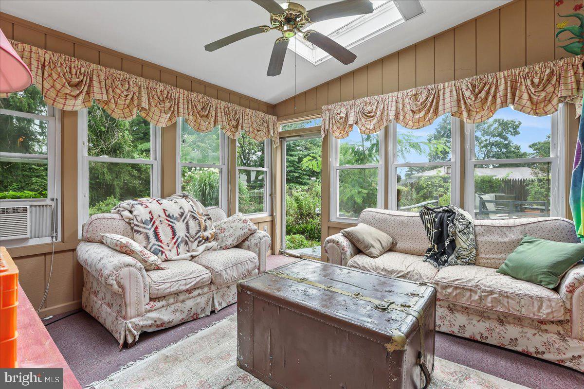 3 Woodbury Rd