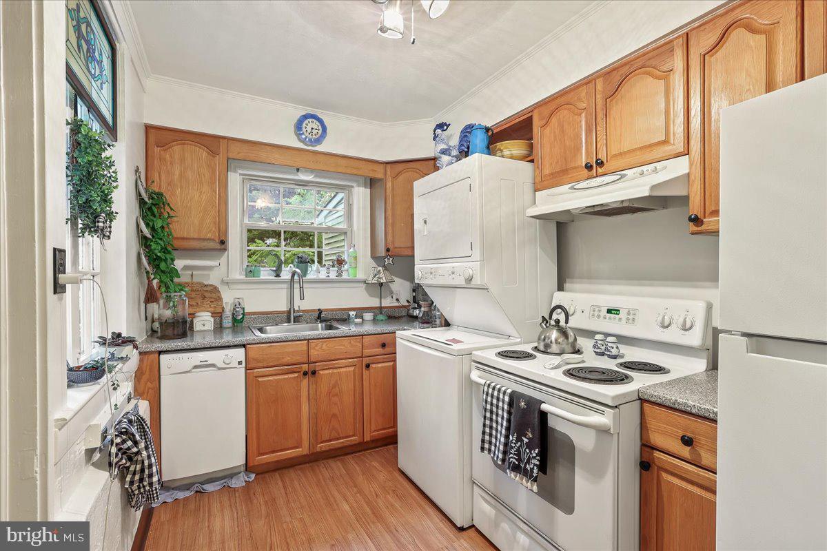 3 Woodbury Rd