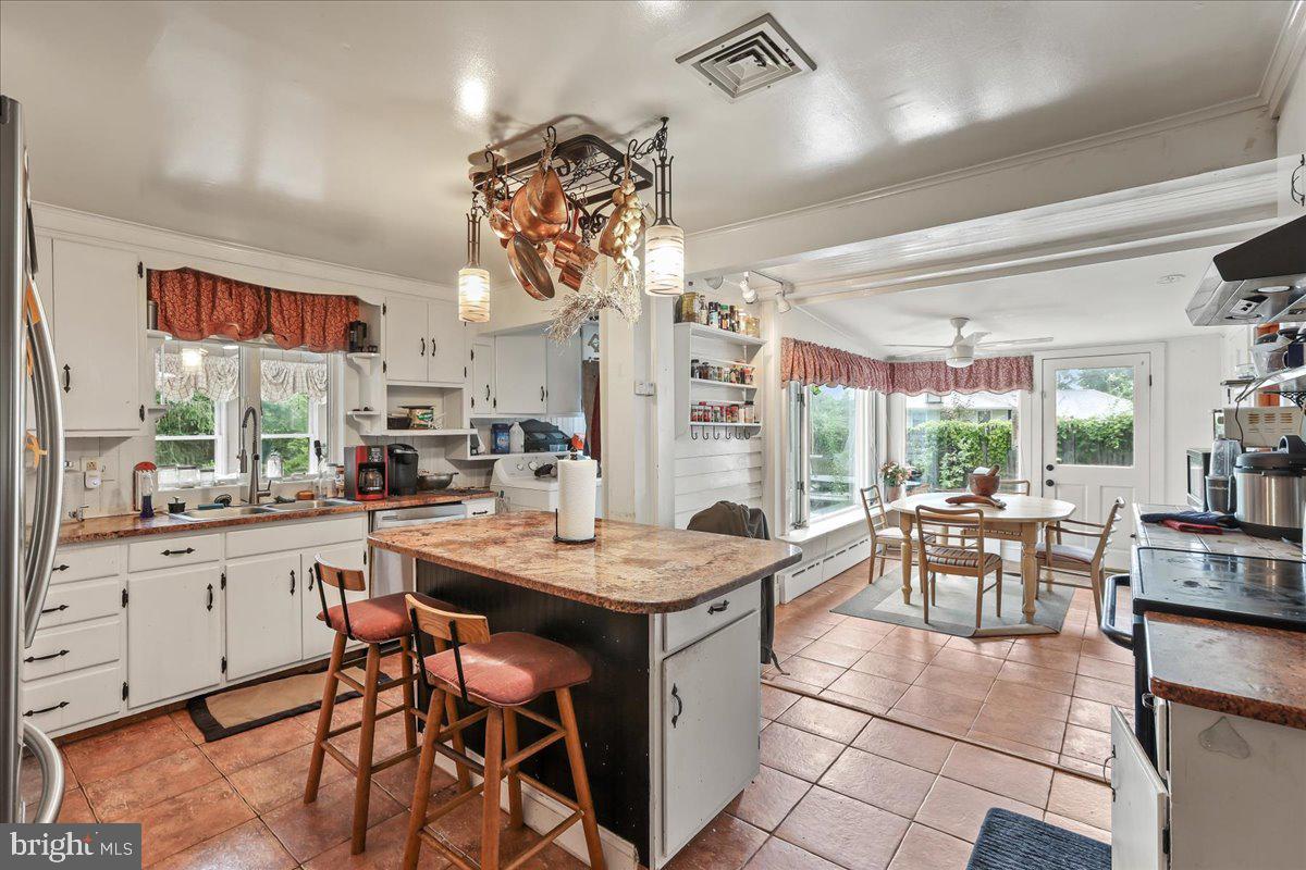 3 Woodbury Rd
