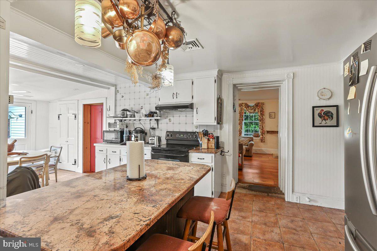 3 Woodbury Rd