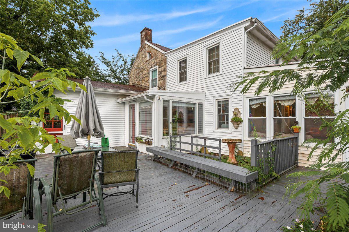 3 Woodbury Rd