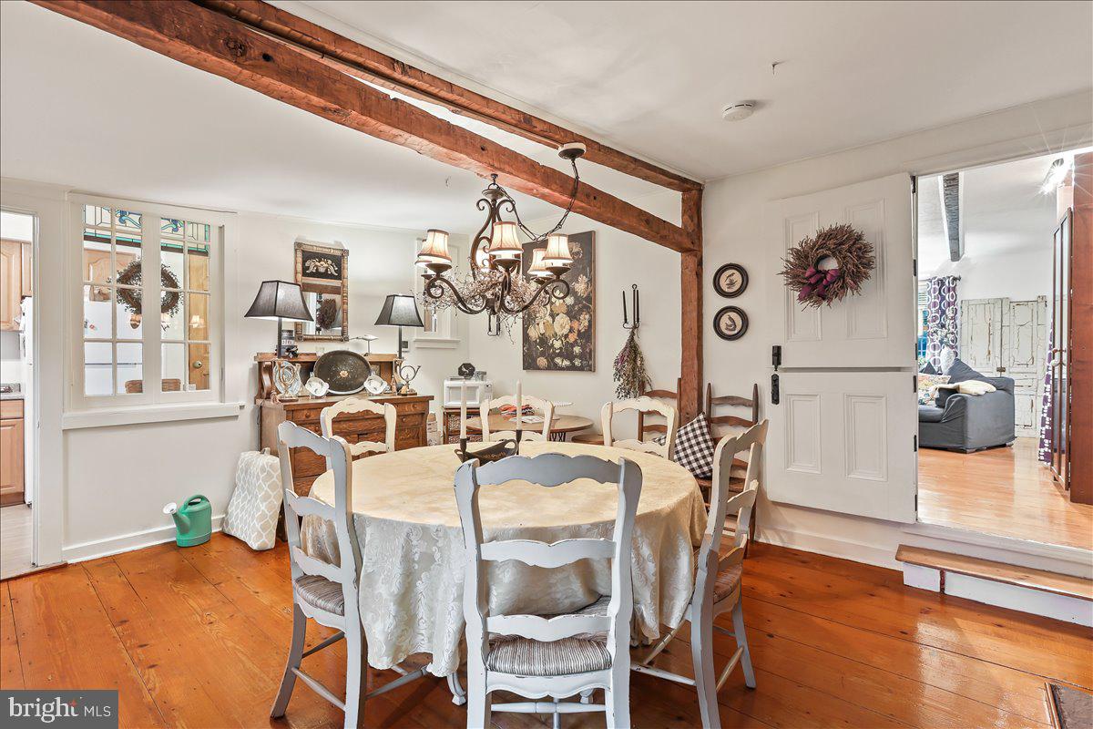3 Woodbury Rd