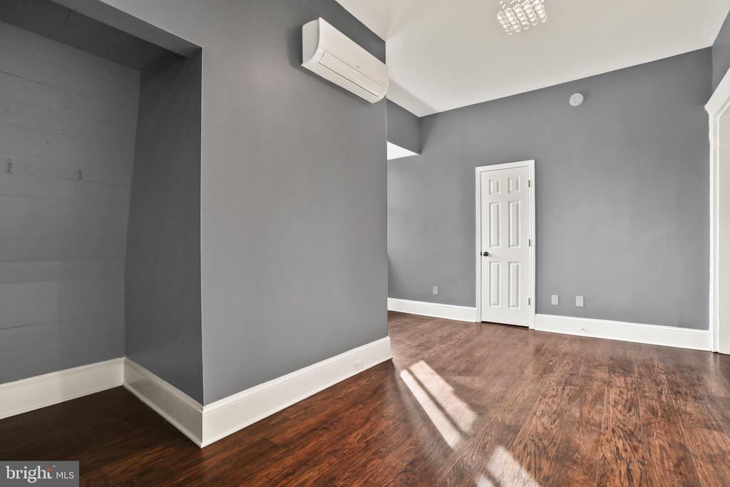 14-B MURRAY PL