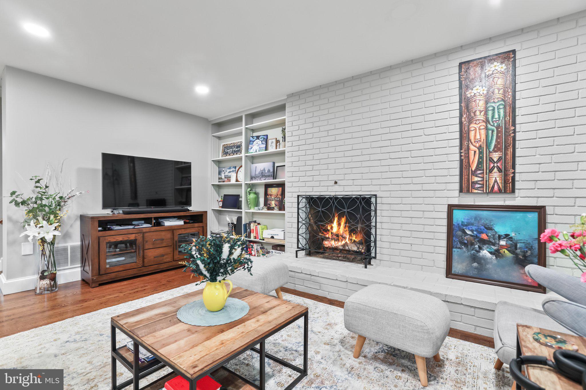 36 CAMERON CT