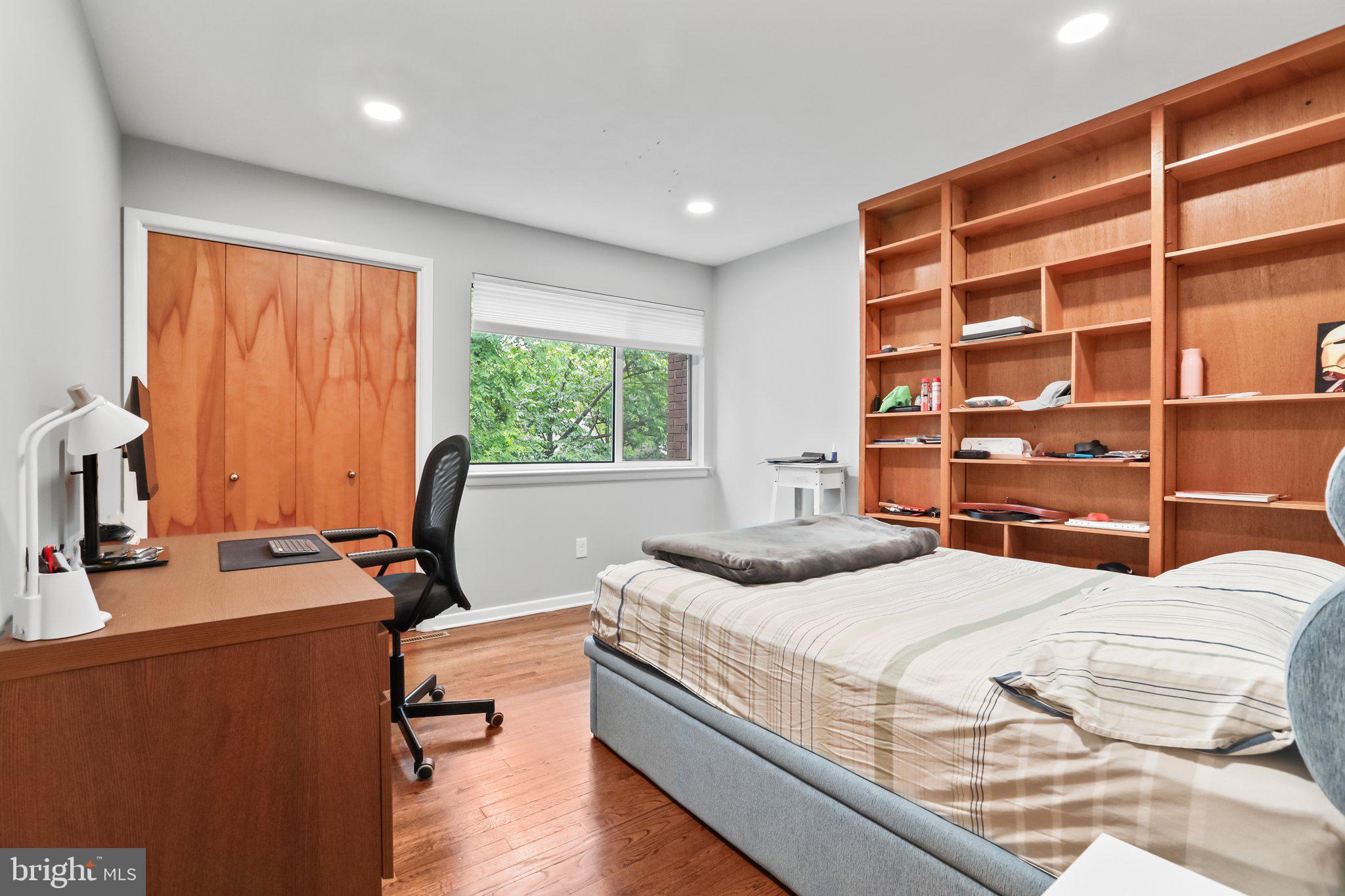 36 CAMERON CT