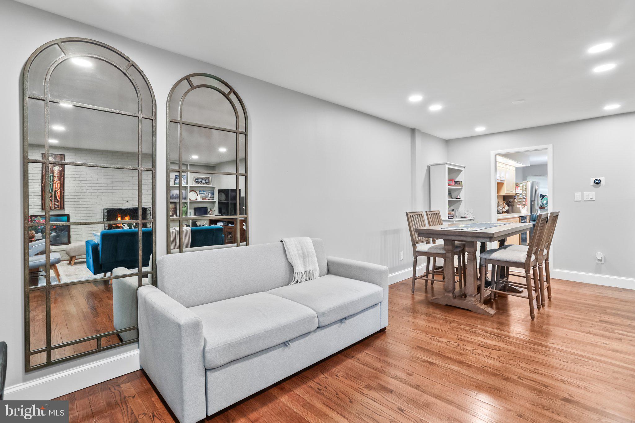 36 CAMERON CT