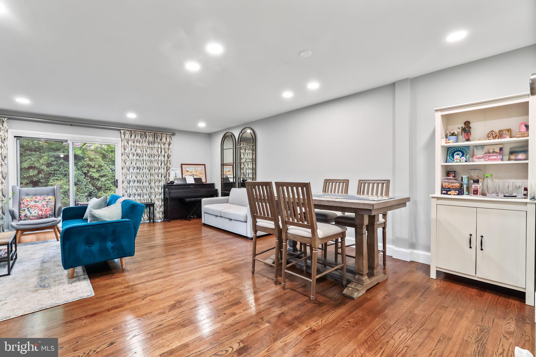 36 CAMERON CT