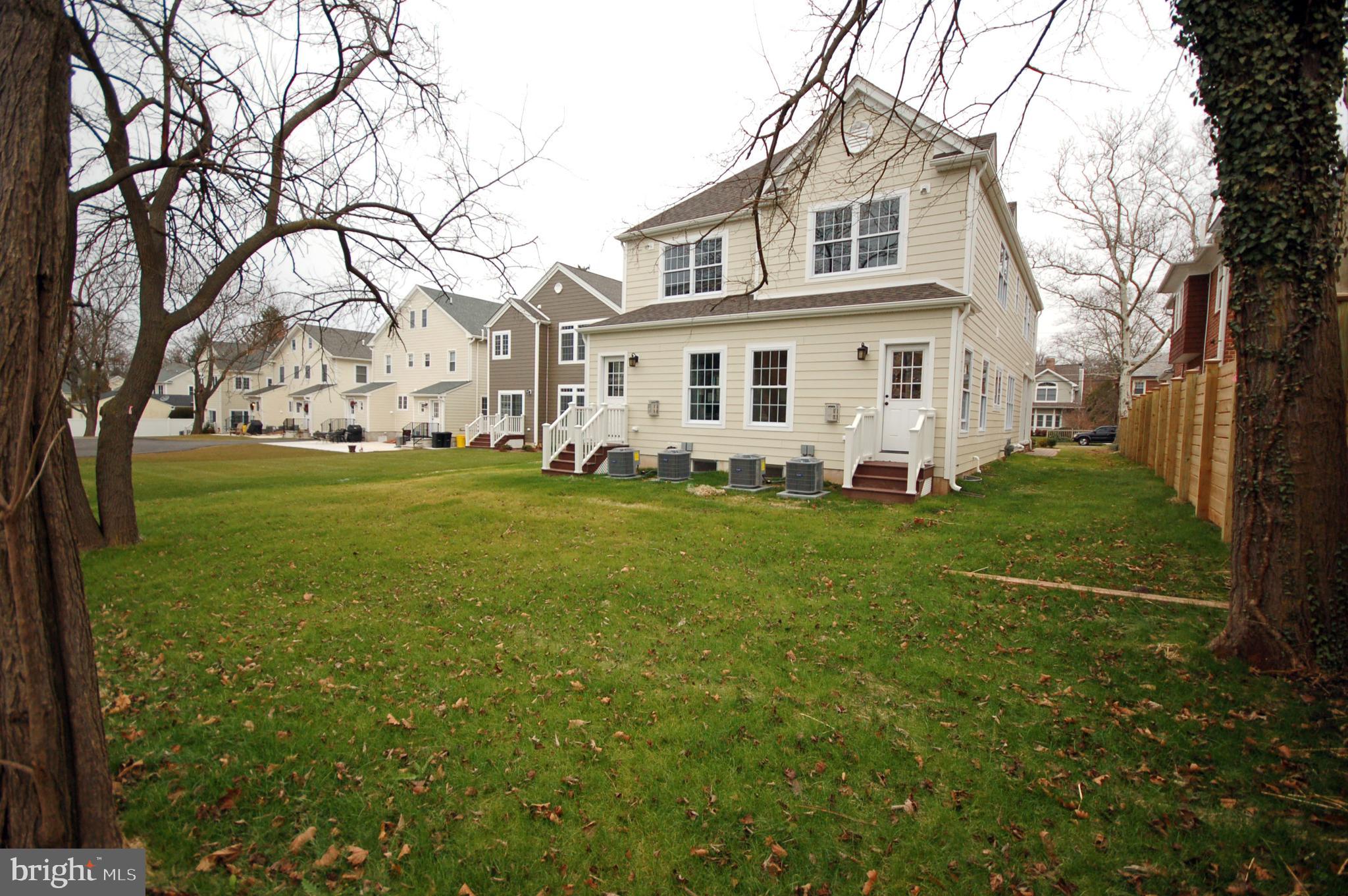 8 HARRIS RD