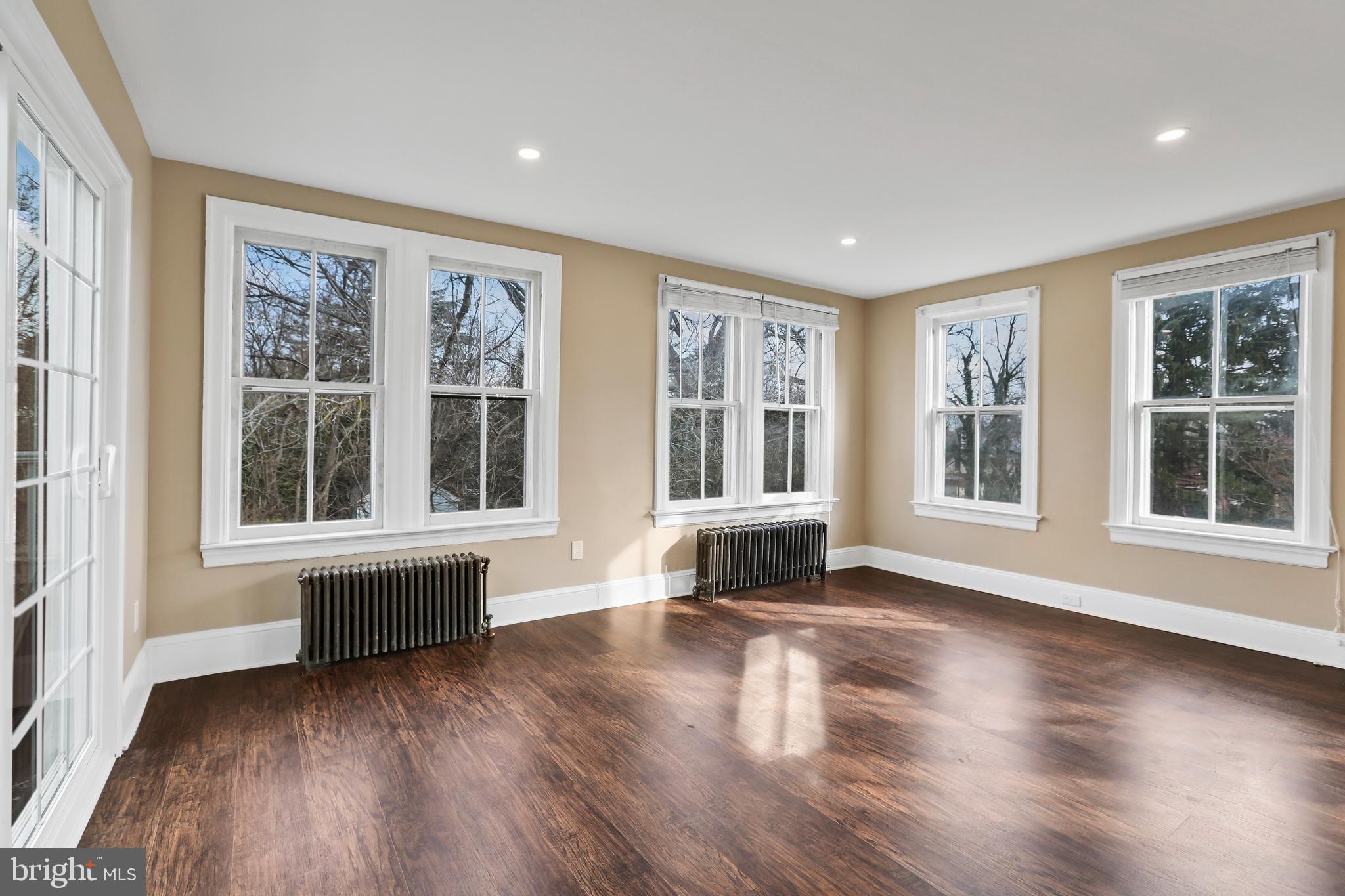 14-B MURRAY PL