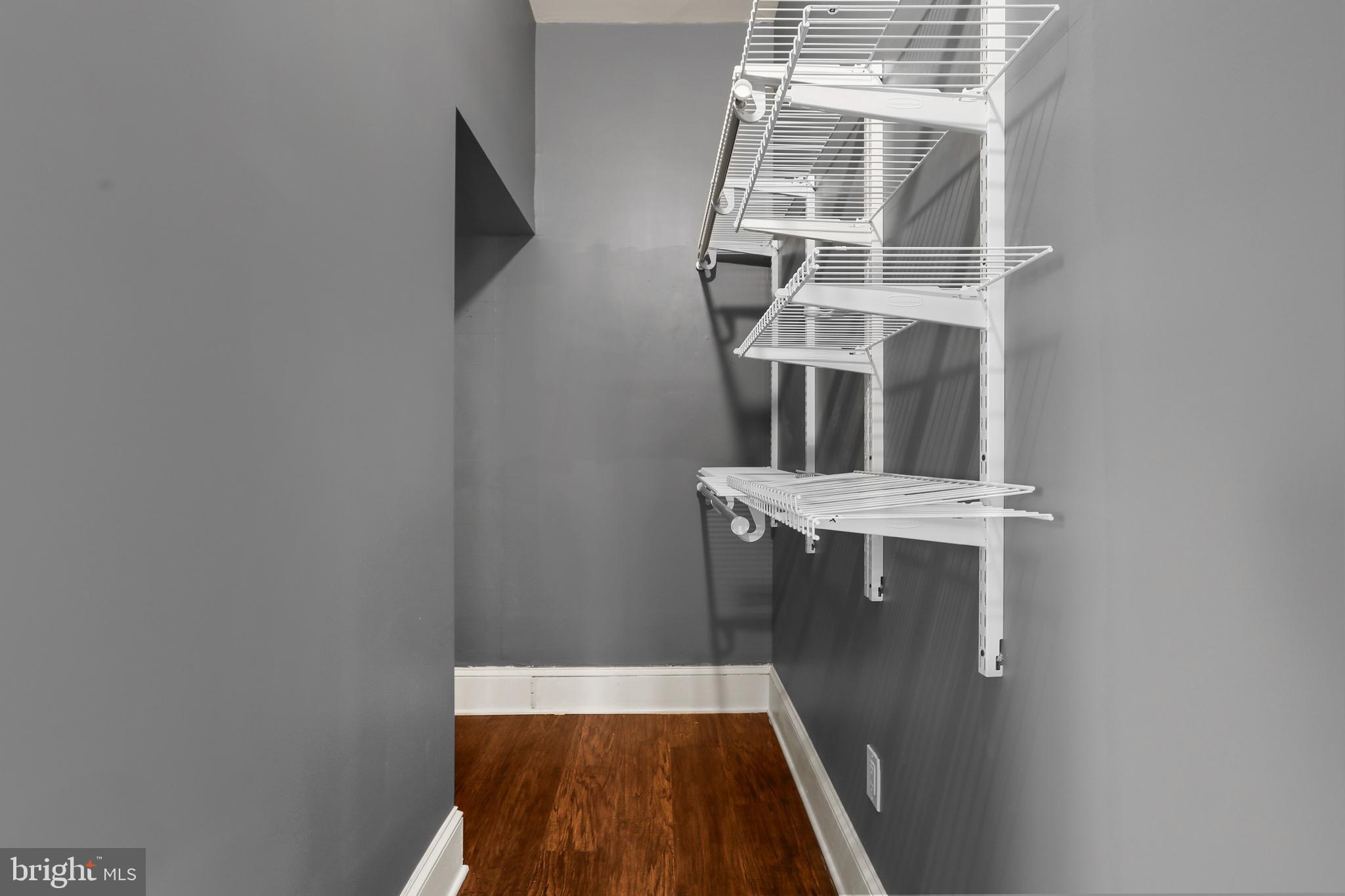 14-B MURRAY PL