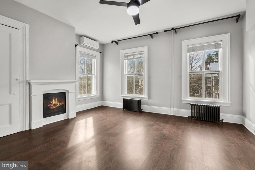 14-B MURRAY PL