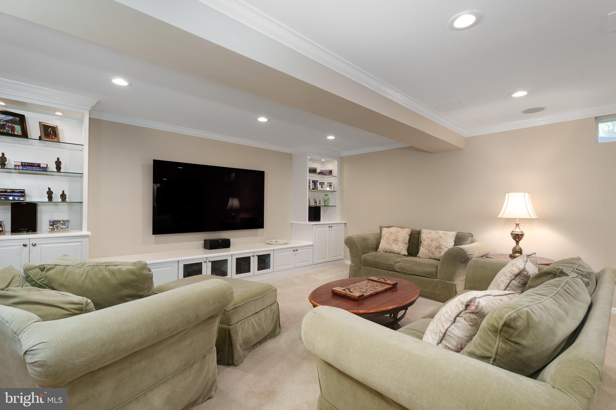 10 MEETINGHOUSE COURT