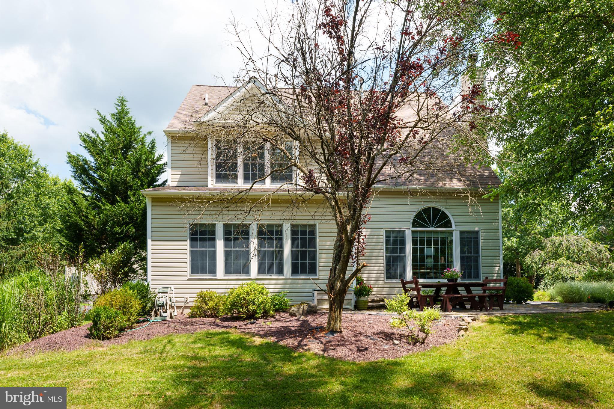 10 MEETINGHOUSE COURT