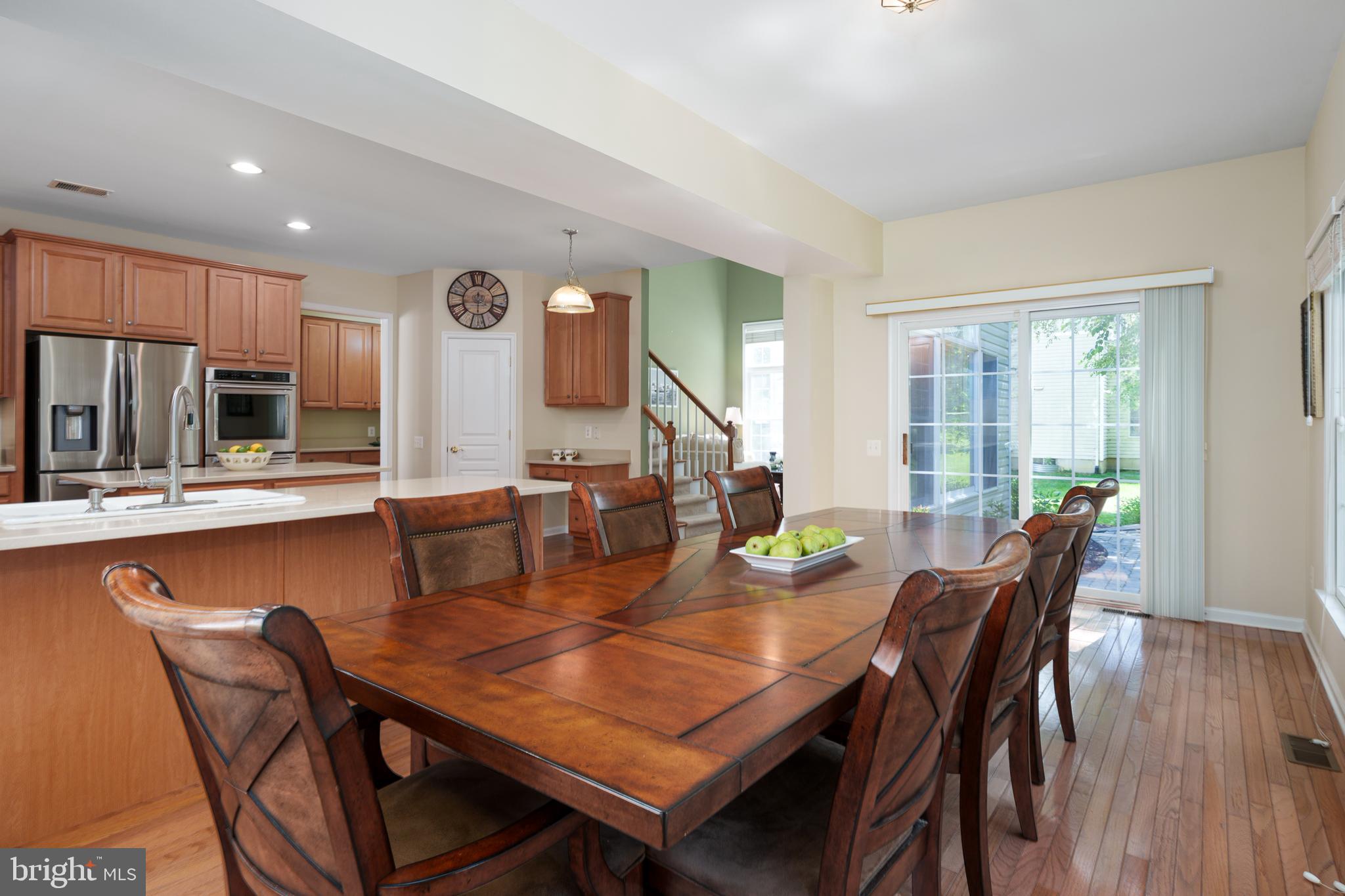 10 MEETINGHOUSE COURT