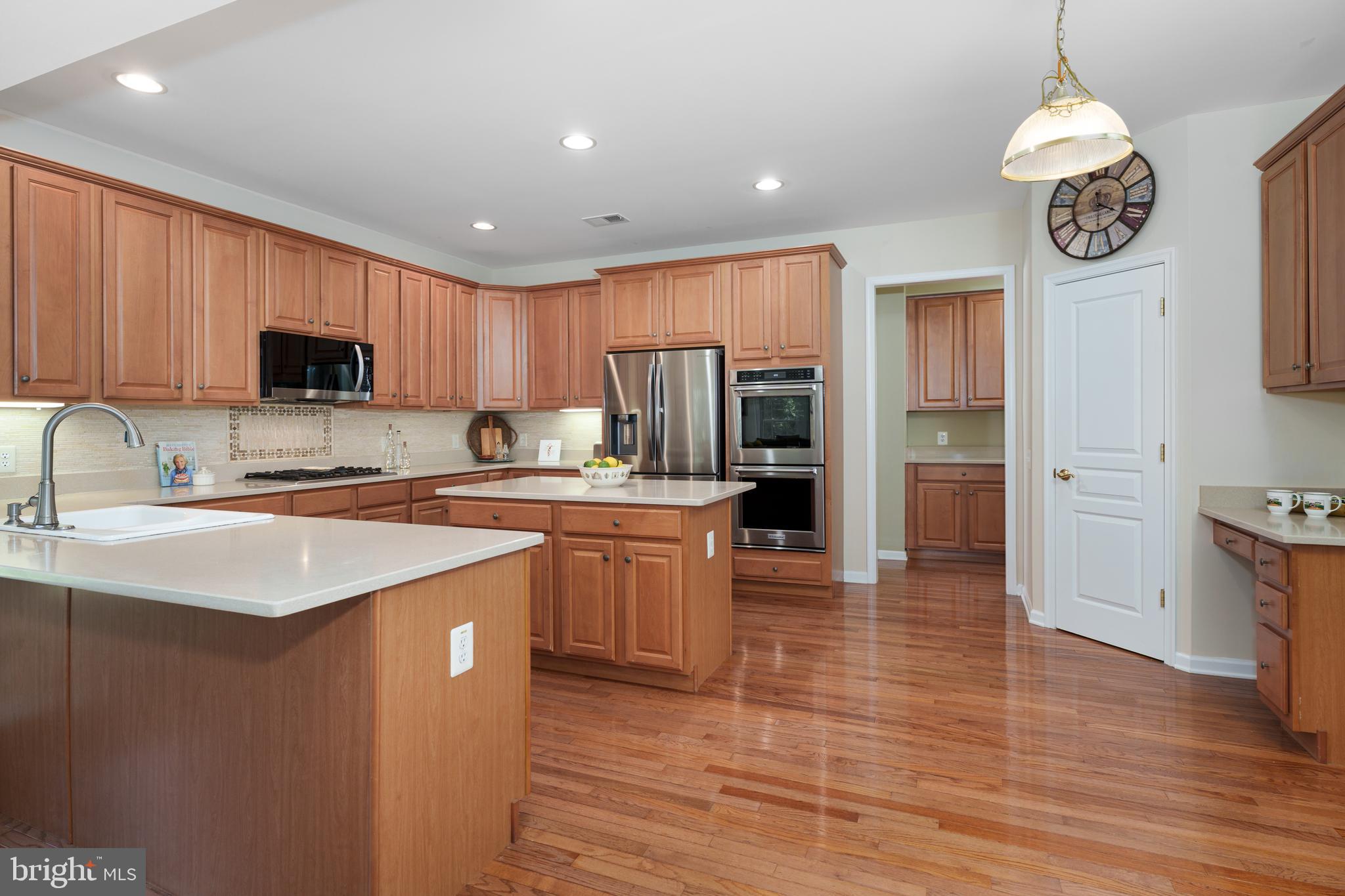 10 MEETINGHOUSE COURT