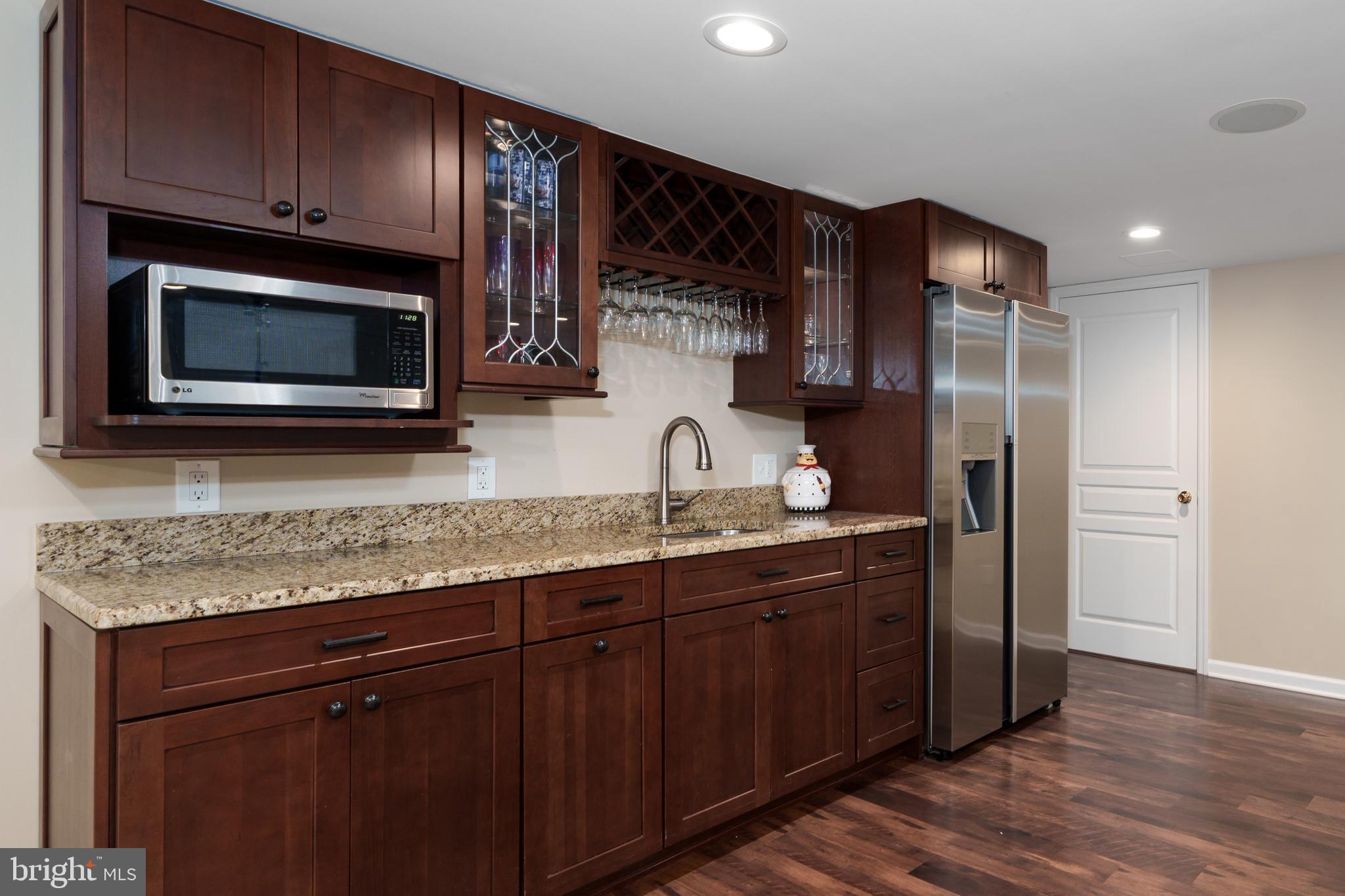 10 MEETINGHOUSE COURT