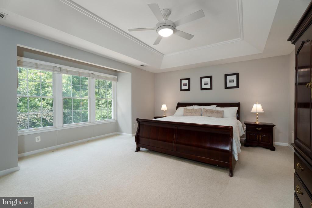 10 MEETINGHOUSE COURT
