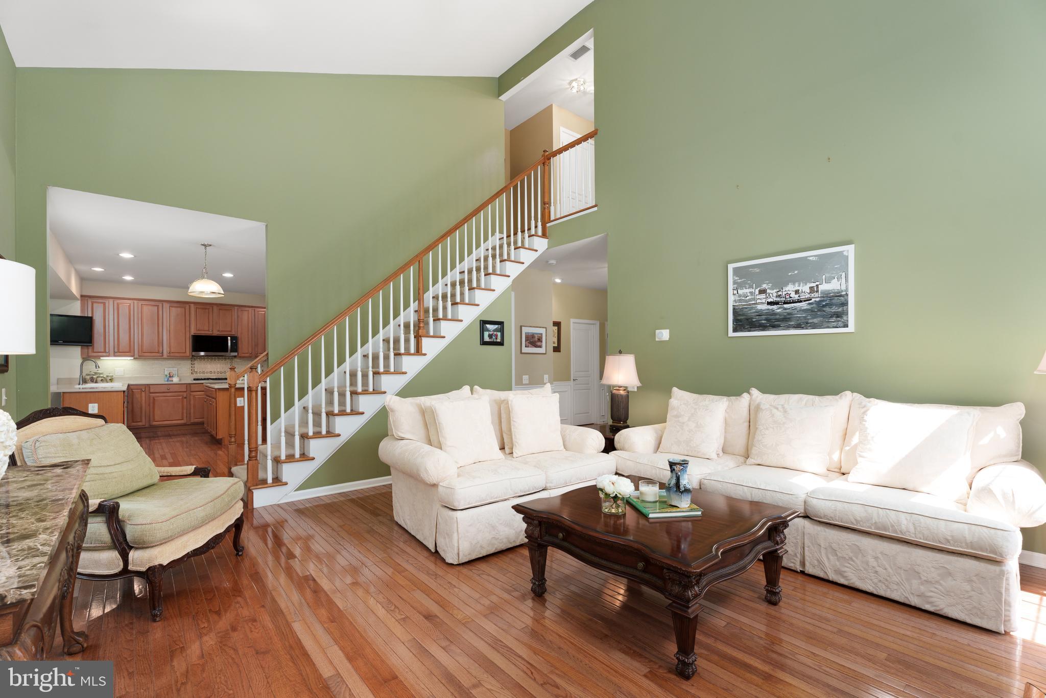 10 MEETINGHOUSE COURT