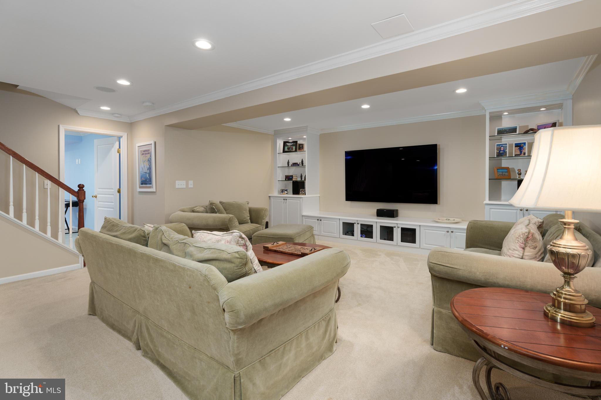 10 MEETINGHOUSE COURT