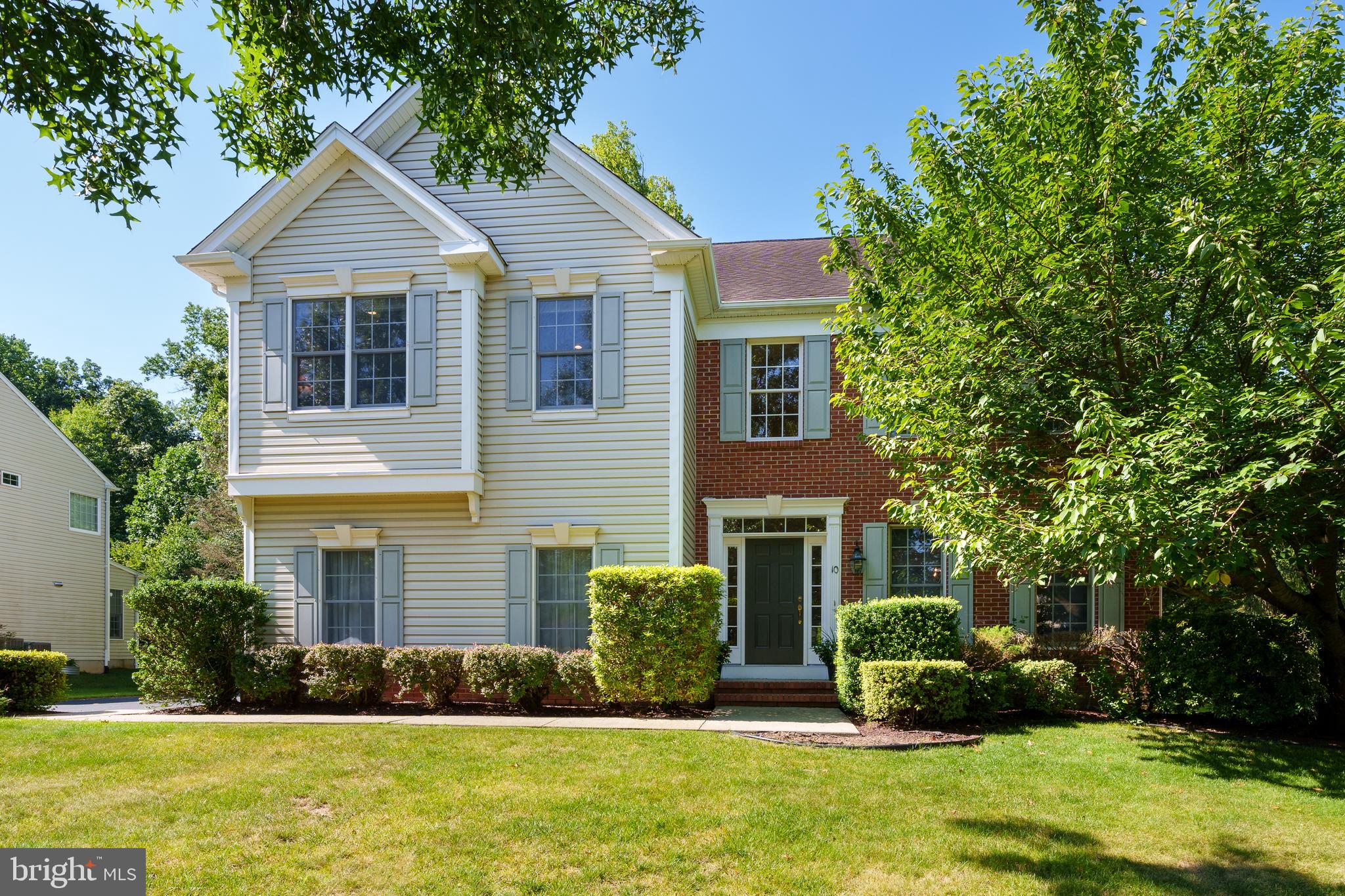 10 MEETINGHOUSE COURT