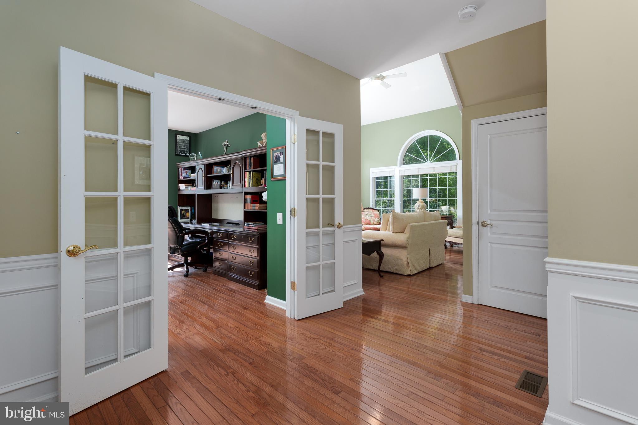 10 MEETINGHOUSE COURT