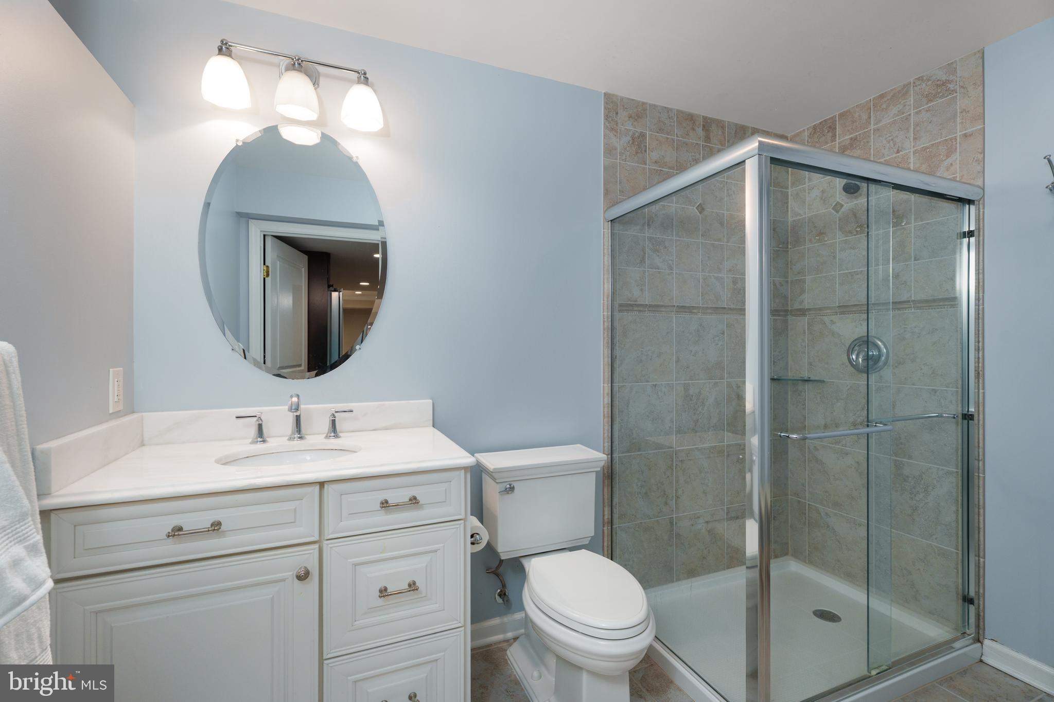 10 MEETINGHOUSE COURT