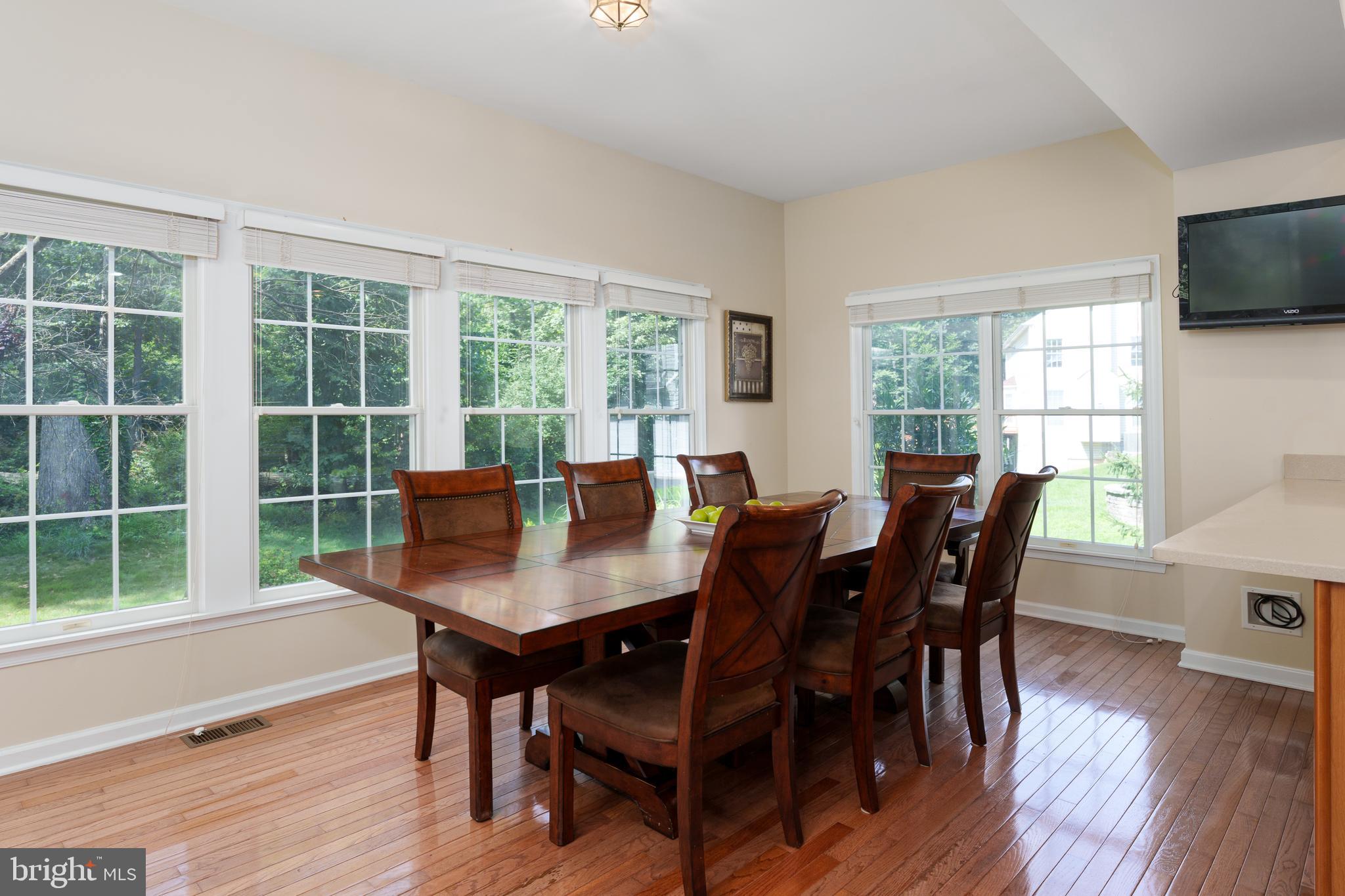 10 MEETINGHOUSE COURT