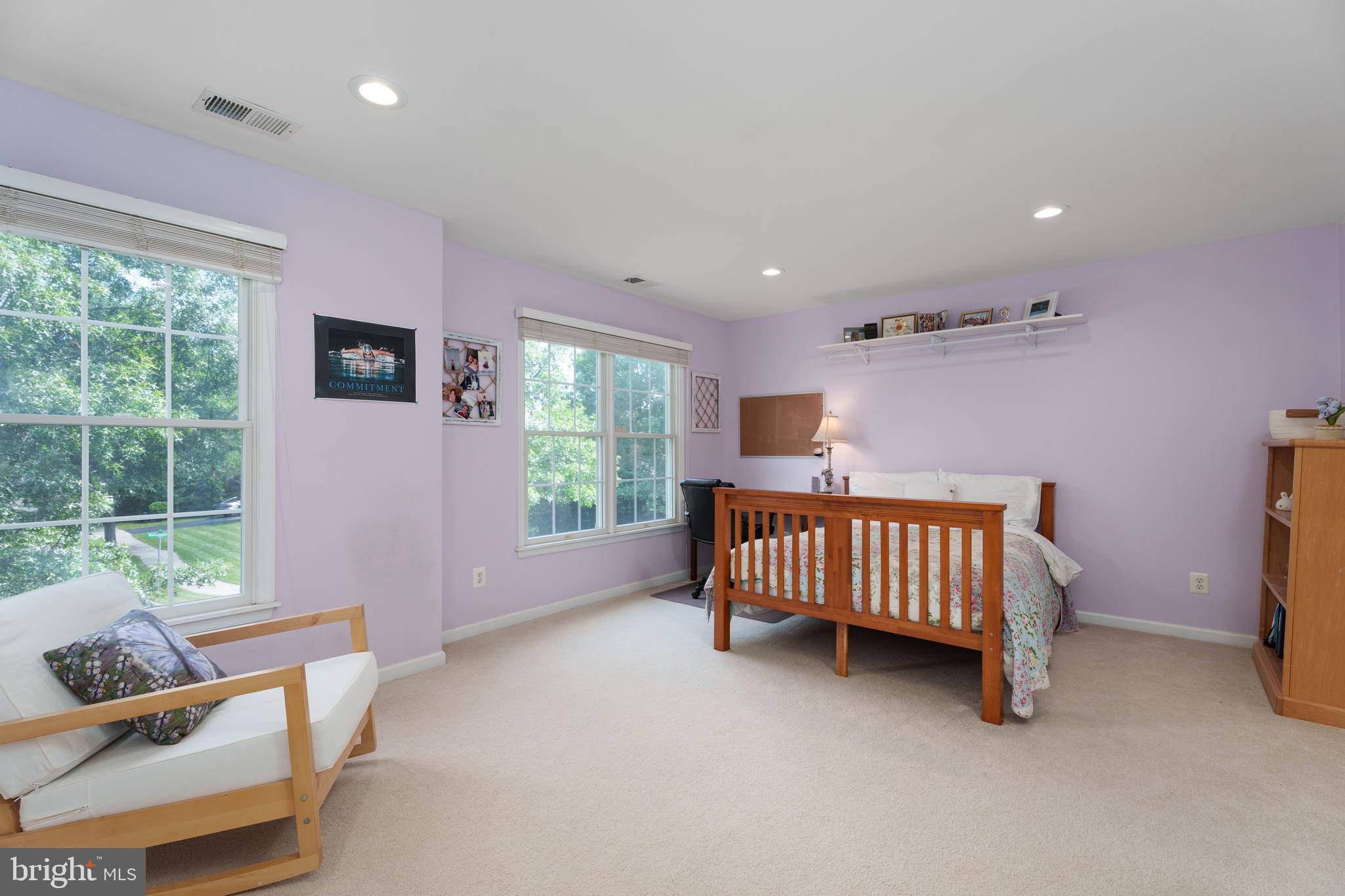 10 MEETINGHOUSE COURT