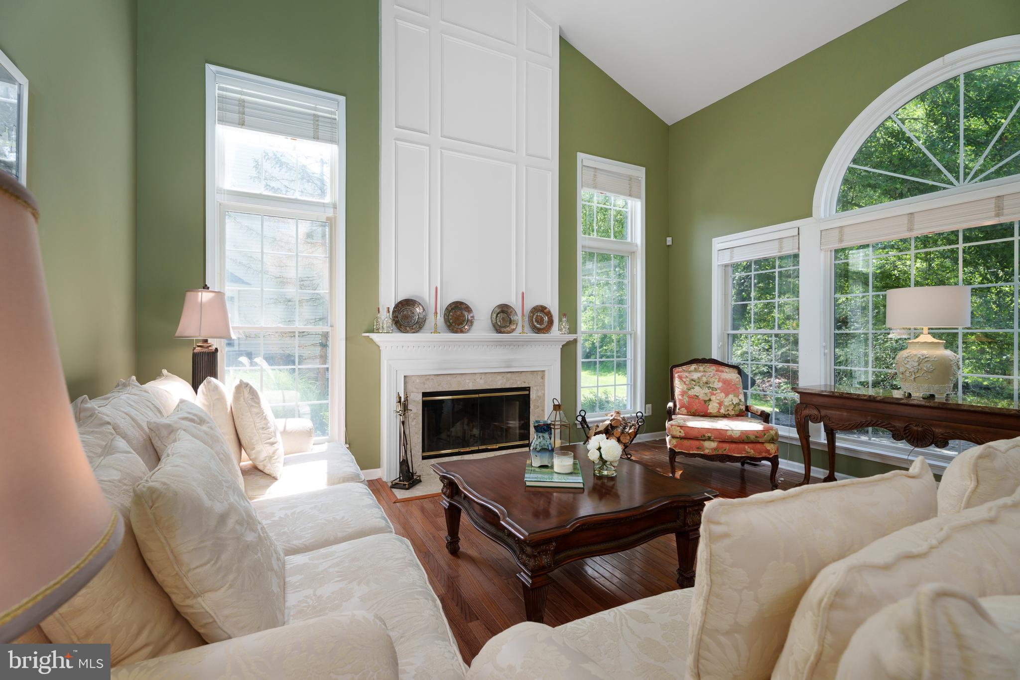 10 MEETINGHOUSE COURT