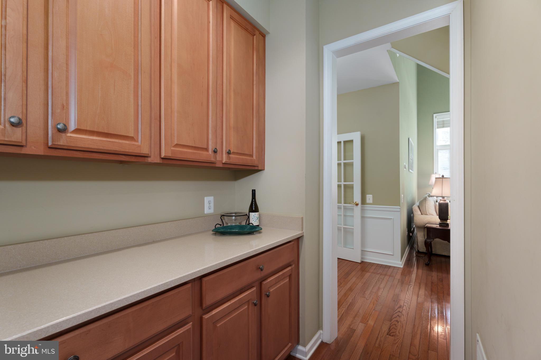 10 MEETINGHOUSE COURT