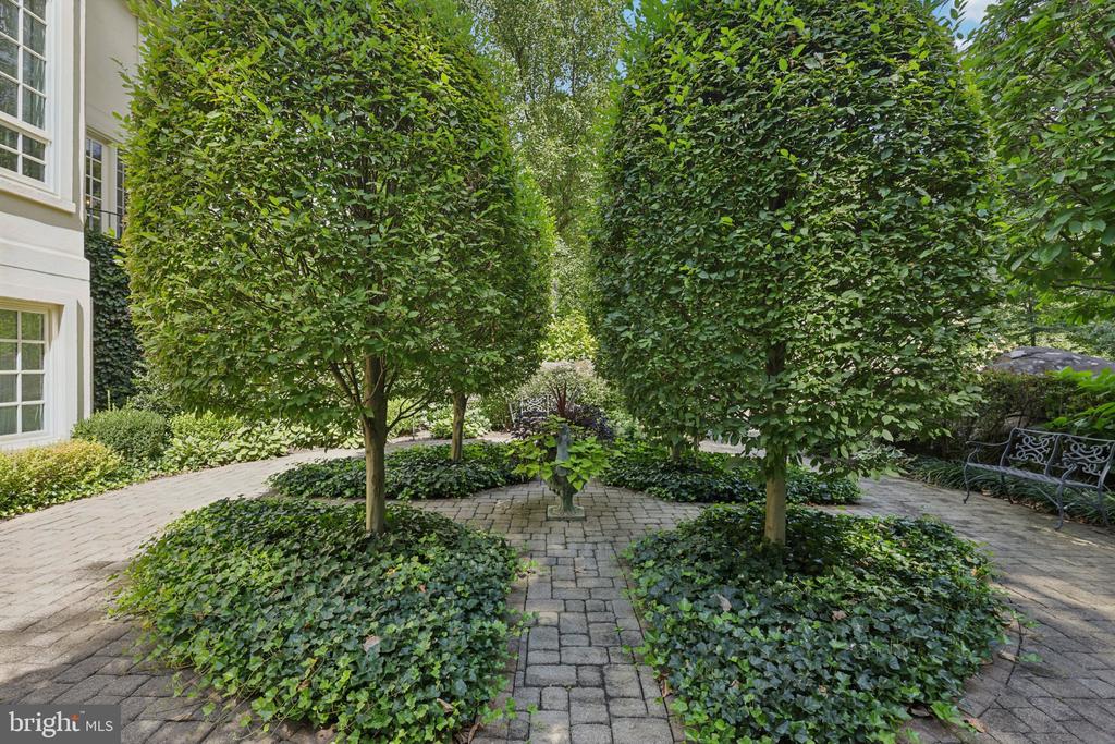 13 HAGEMAN LANE
