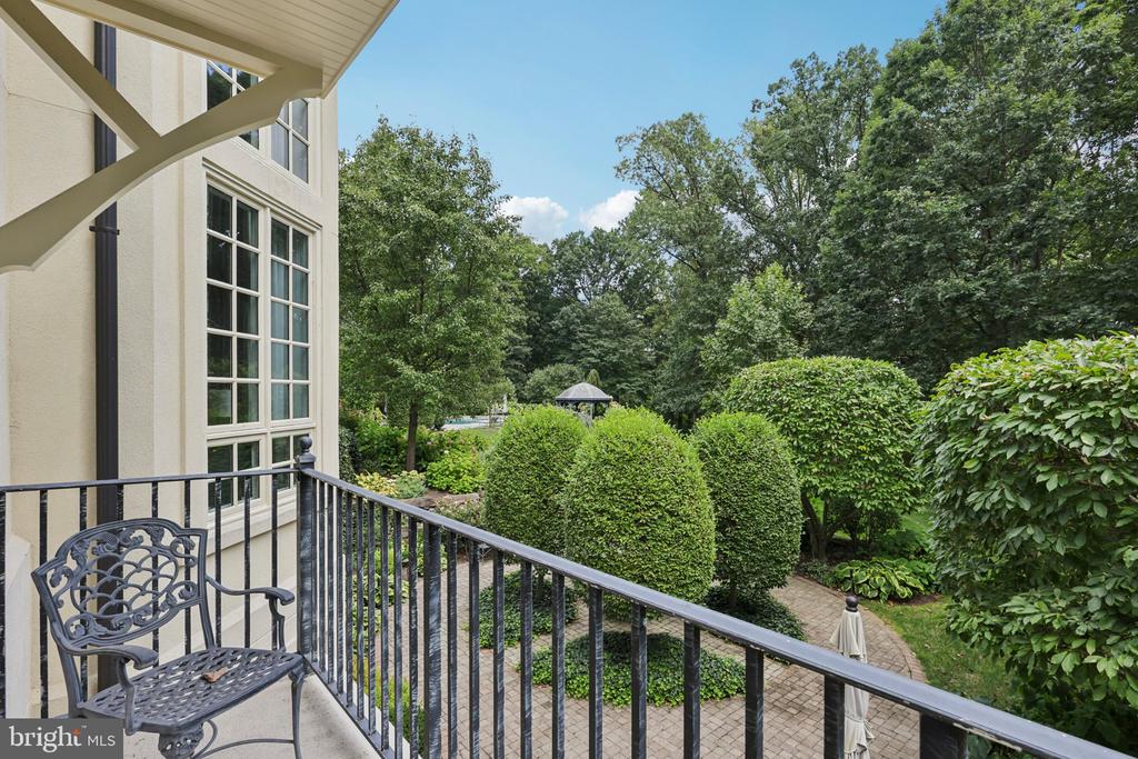 13 HAGEMAN LANE