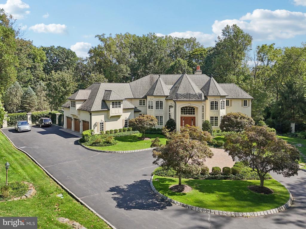 13 HAGEMAN LANE