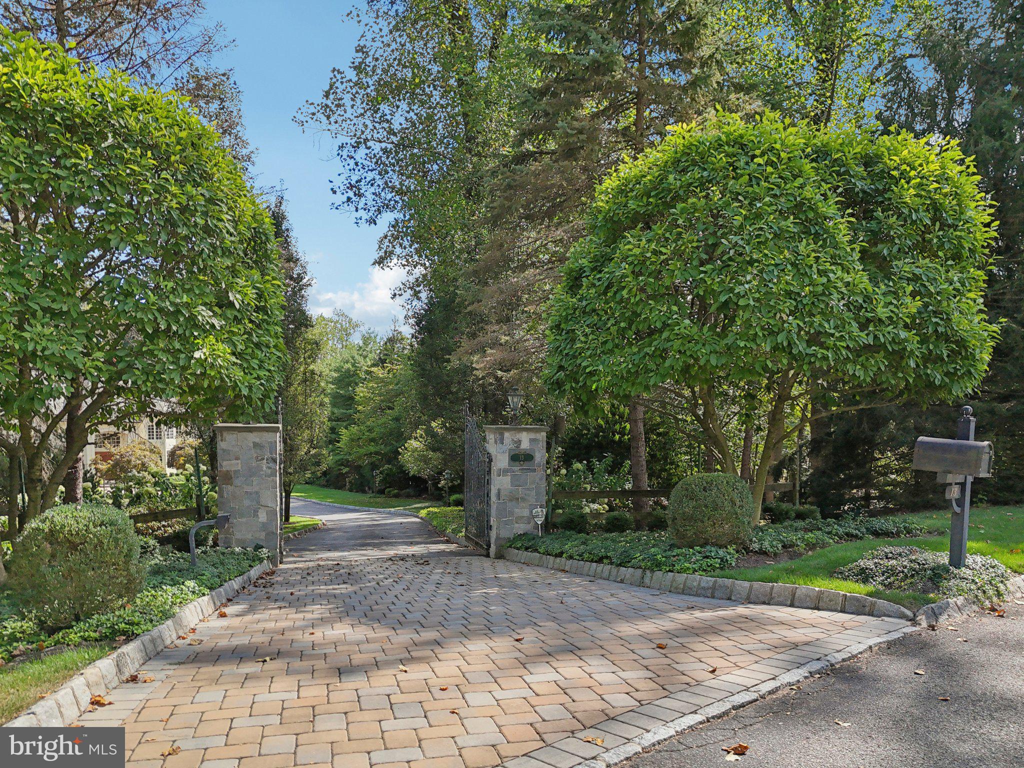 13 HAGEMAN LANE