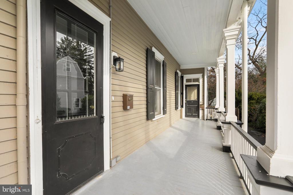 12 MURRAY PLACE